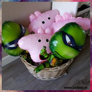 Ballon, feestje, batboy, peppa, turtles , verjaardag voorbereiden, verjaardagstaart van Toy Story