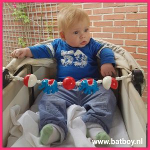 kindje, baby, 5 maand, ontwikkeling, batboy, zitten, belasten, ondersteuning, je kindje 5 maand, stevig nekje