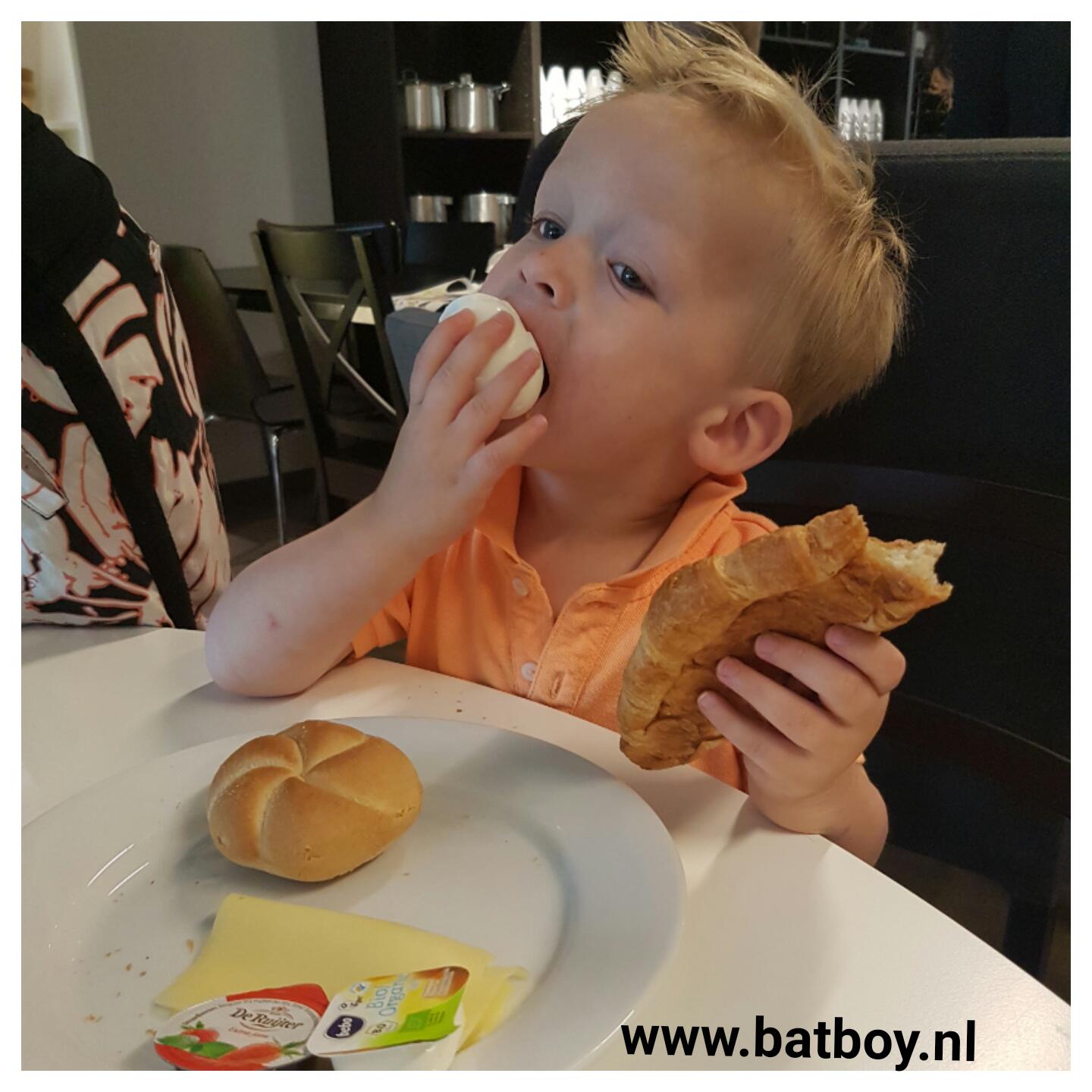 ikea, ontbijt, ontbijten, ei, croissant, eten,