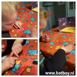 diy, hema, batboy, je eigen film maken, knutselen, kinderen, stopp motion app, doos, in elkaar zetten