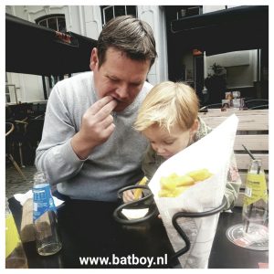 patat, batboy, kinderen, mamablog, blogger, station, primark, eten, kinderen