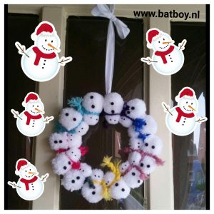 sneeuwpop, krans, kerst, kerstkrans, pompom, wol, vilt, batboy