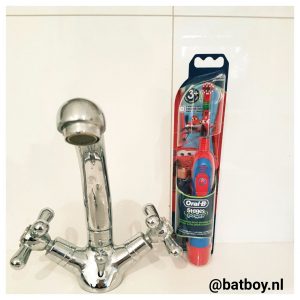 tandenpoetsen, tanden, poetsen, kinderen, tandenborstel, elektrisch, leuk, elektrische tandenborstel, melkgebit, batboy, oral b