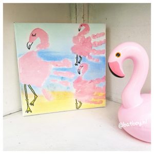 flamingo, handafdruk, schilderij, kinderhandjes, opa en oma, zelfgemaakte cadeautjes