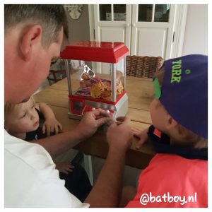 mamablogger, batboy, de gadget voor mannen, candy grabber