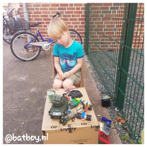 verkopen op de rommelmarkt, batboy