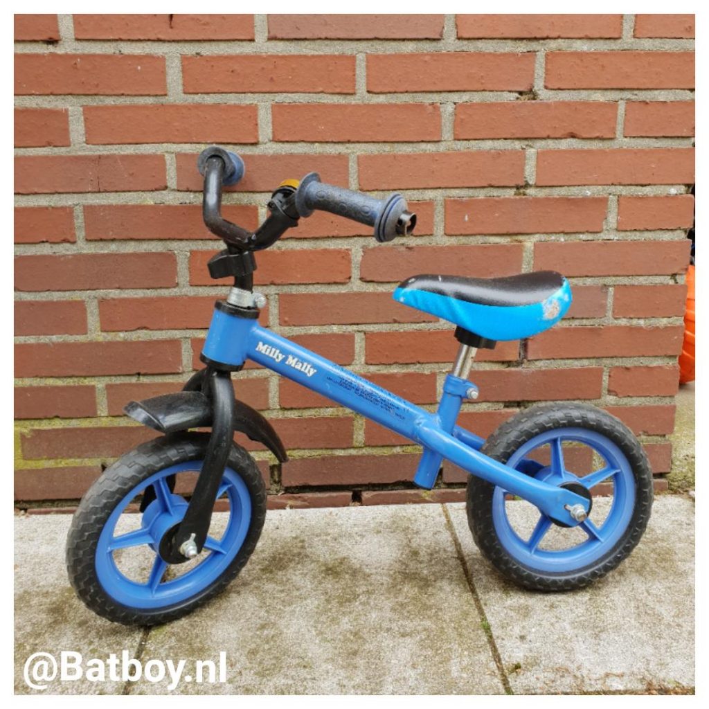 Zijwieltjes De tip om te leren fietsen zonder zijwieltjes Batboy Zijwieltjes De tip om te leren fietsen zonder zijwieltjes Batboy