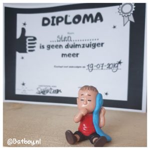 aftelkalender, diploma, duimzuigen