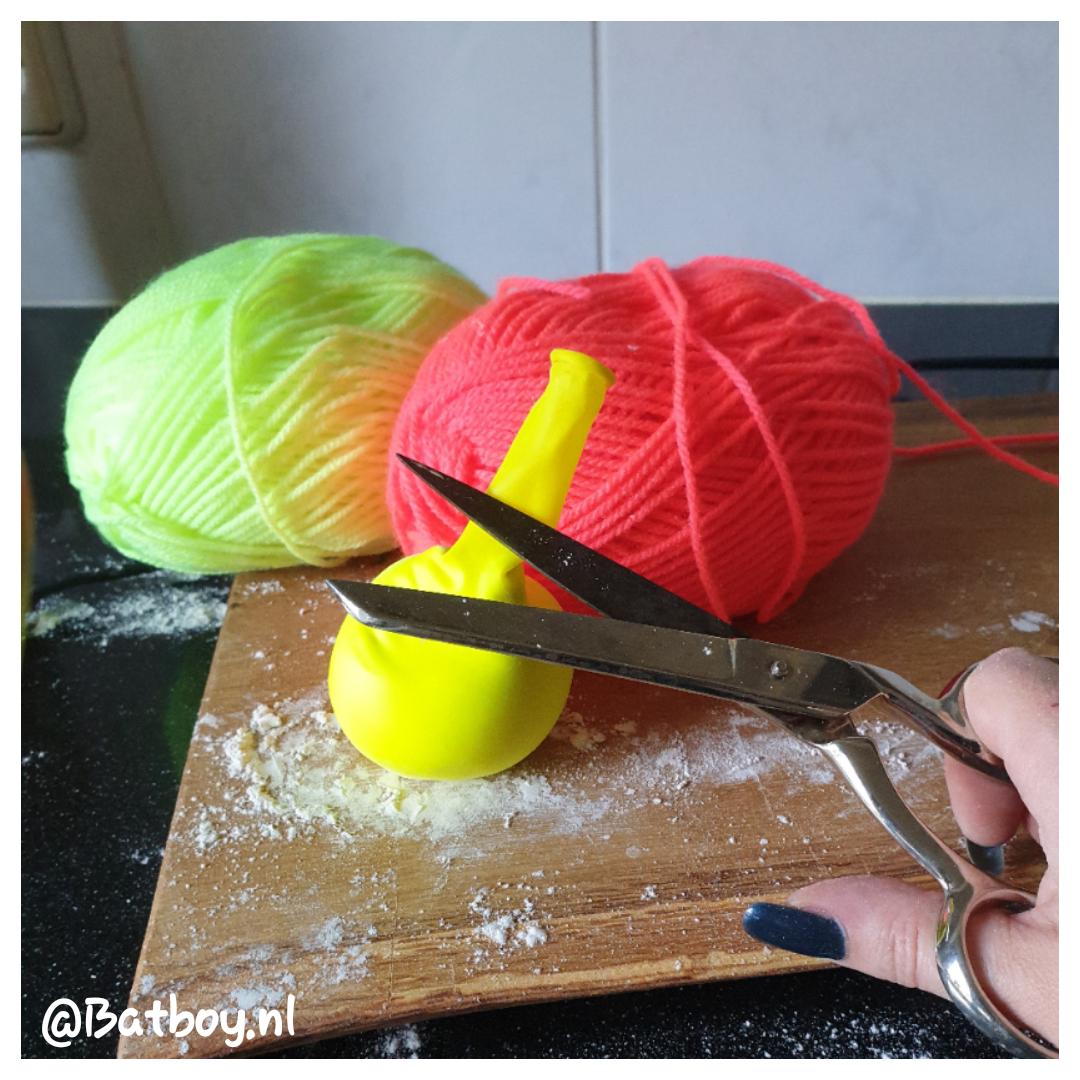 Uitgelezene Stressbal om lekker in te knijpen | Zo maak je hem zelf | Batboy DM-42