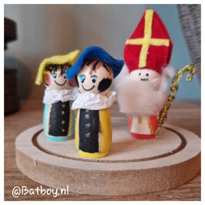 Sinterklaas decoratie, houten figuurtjes